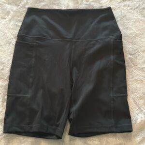 DANSKIN women's curved contour biker short. 4 pack